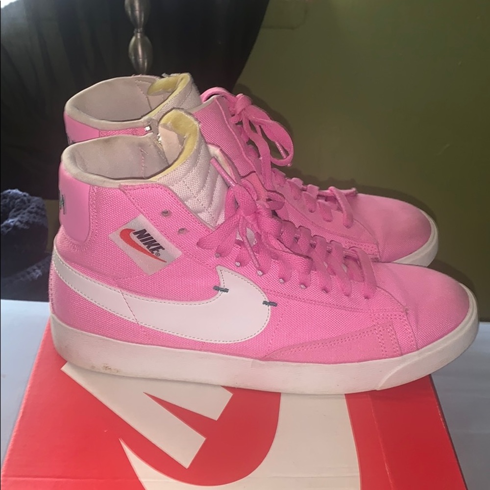 NIKE BLAZER MID REBEL